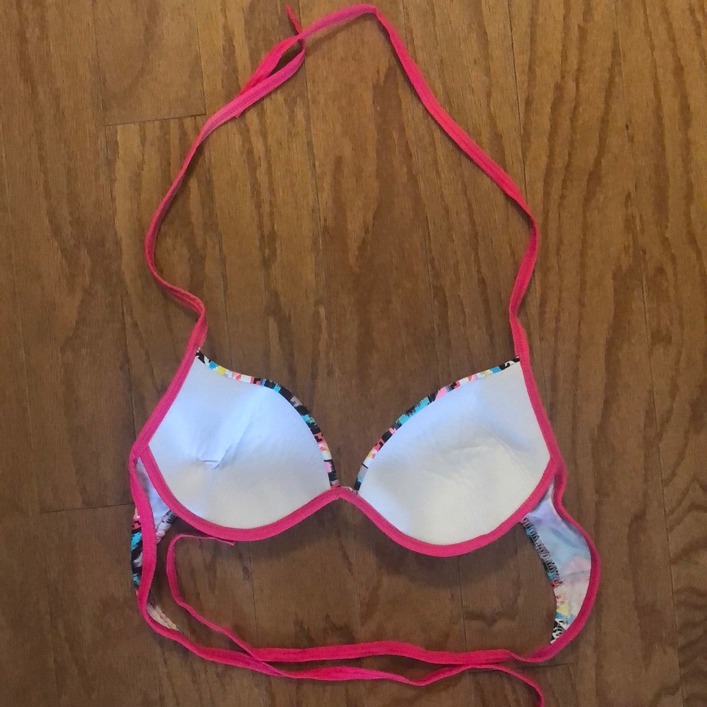 Bikini - Picture 4 of 4
